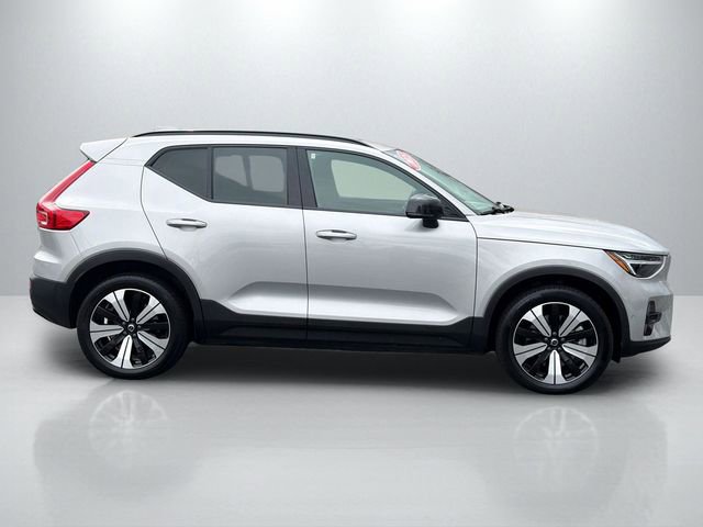 Used 2023 Volvo XC40 Recharge Plus image 8