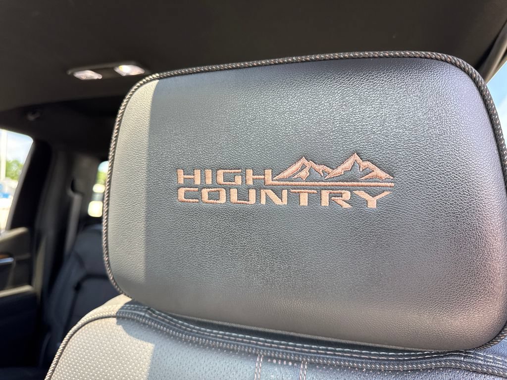 Used 2025 Chevrolet Silverado 1500 High Country w/ Midnight Edition AWD/4WD image 14