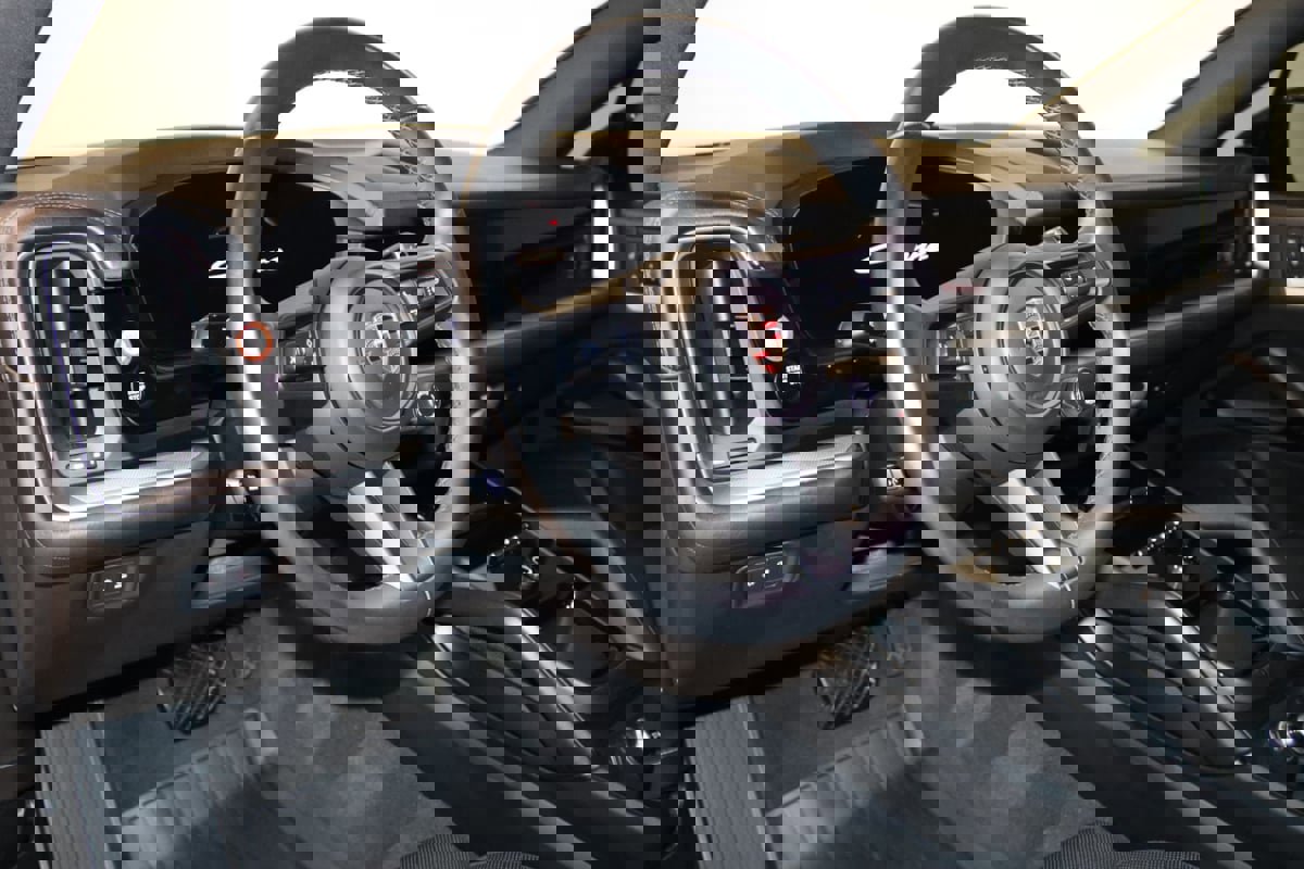 Used 2024 Porsche Cayenne image 46