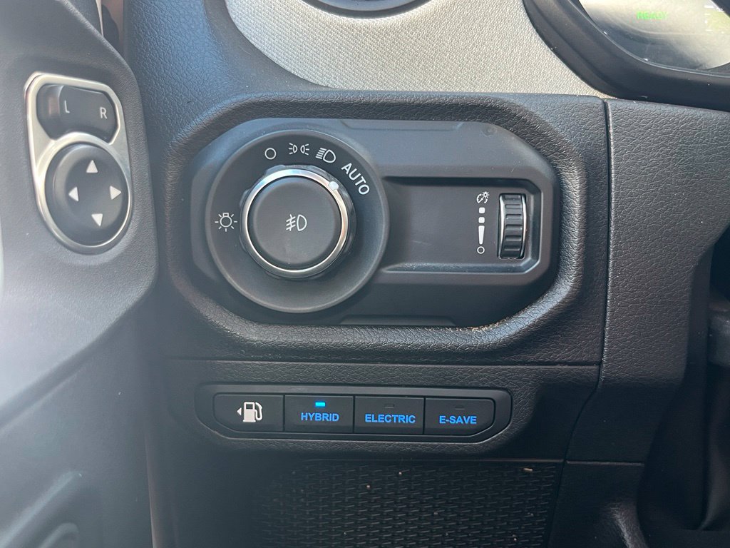 Used 2024 Jeep Wrangler Unlimited AWD/4WD image 25