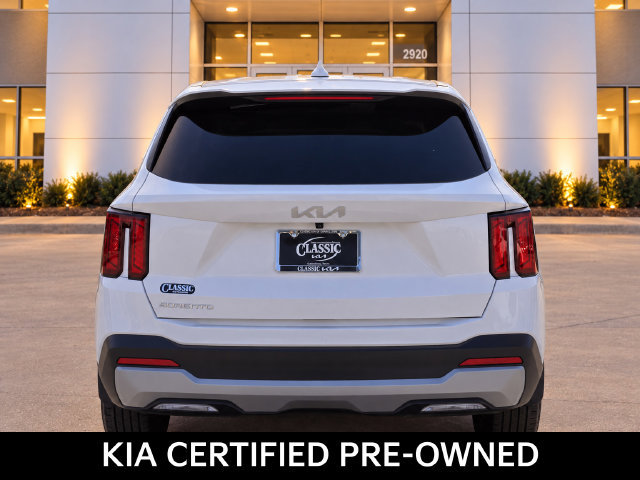 Certified 2025 Kia Sorento LX FWD image 5