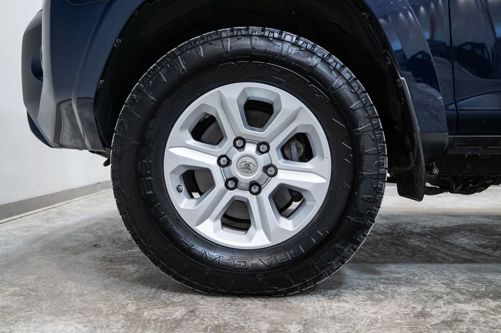 Used 2019 Toyota 4Runner SR5 Premium image 8