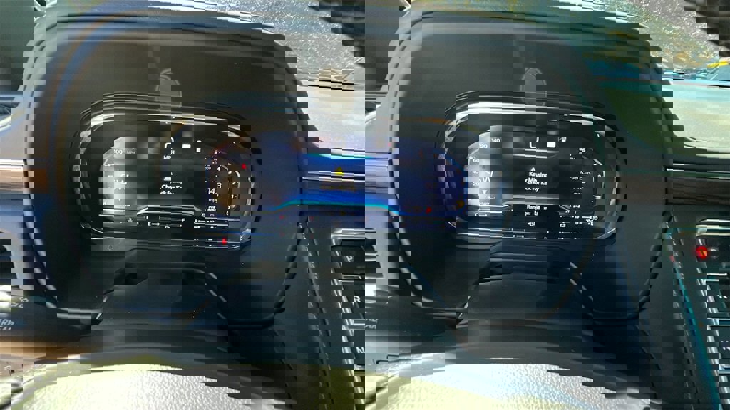 Used 2022 Chevrolet Tahoe Z71 w/ Luxury Package image 30