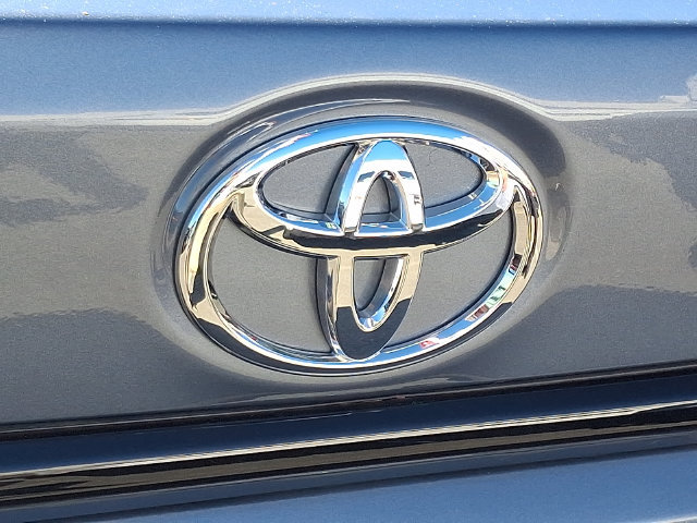 Used 2026 Toyota Corolla LE FWD image 27