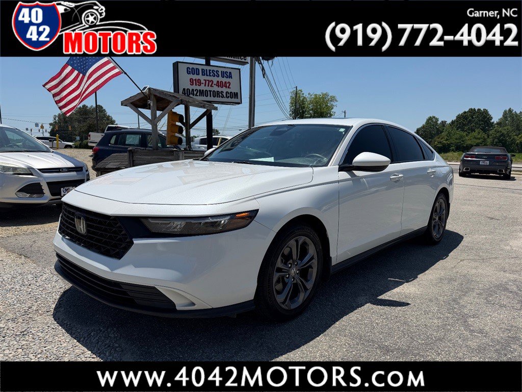 Used 2023 Honda Accord EX image 1
