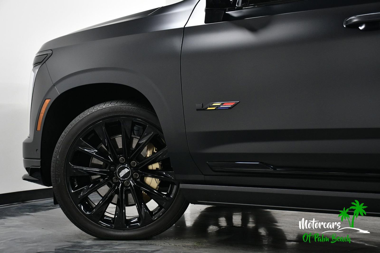 Used 2026 Cadillac Escalade V w/ LPO, ONYX Package image 4