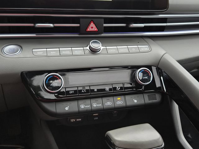 Certified 2025 Hyundai Elantra SEL FWD image 30