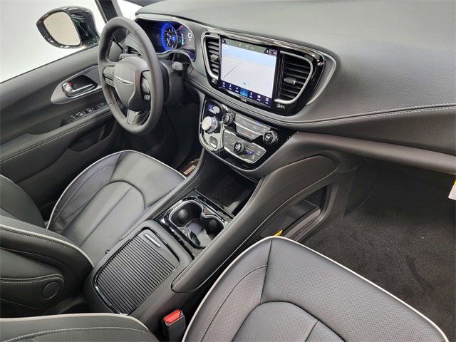 New 2026 Chrysler Pacifica Limited w/ S Appearance Package image 20