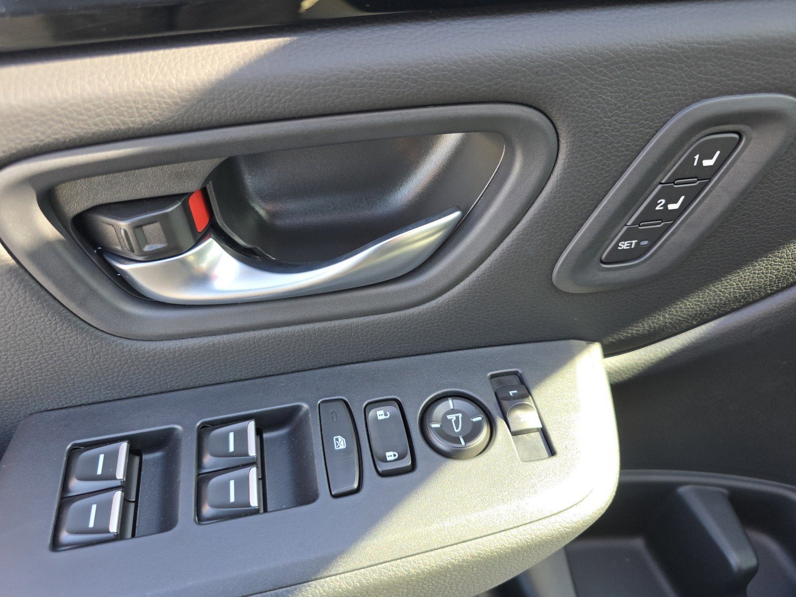 Used 2025 Honda Pilot EX-L image 29