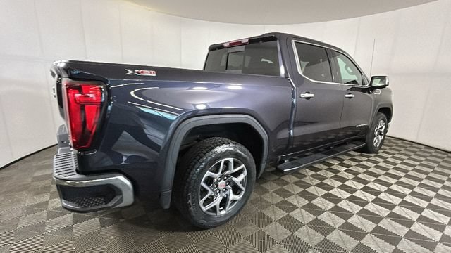 Used 2023 GMC Sierra 1500 SLT w/ SLT Convenience Package AWD/4WD image 2
