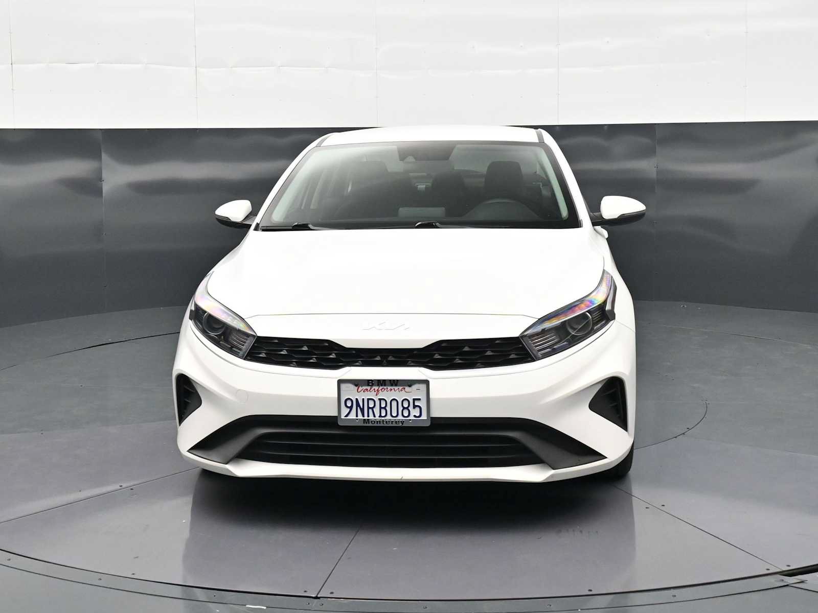 Used 2024 Kia Forte LXS w/ LXS Technology Package FWD image 2