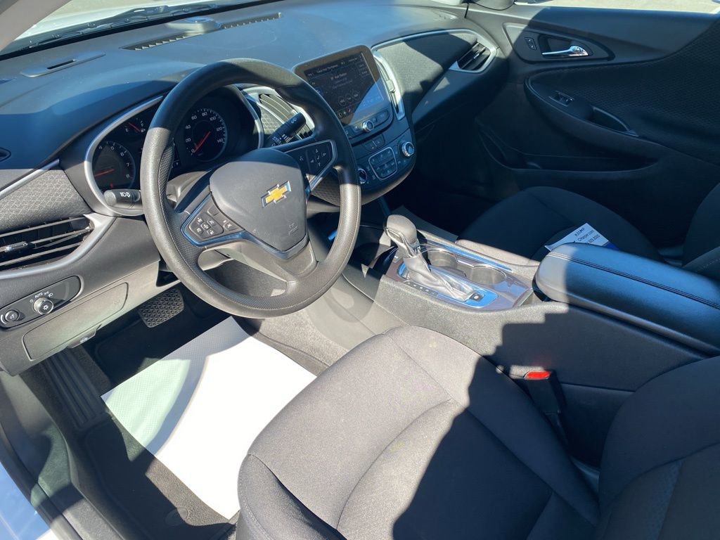 Used 2024 Chevrolet Malibu LT image 19