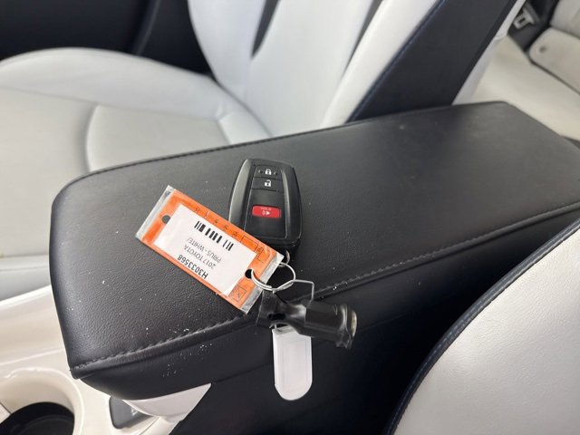 Used 2017 Toyota Prius Three Touring image 27