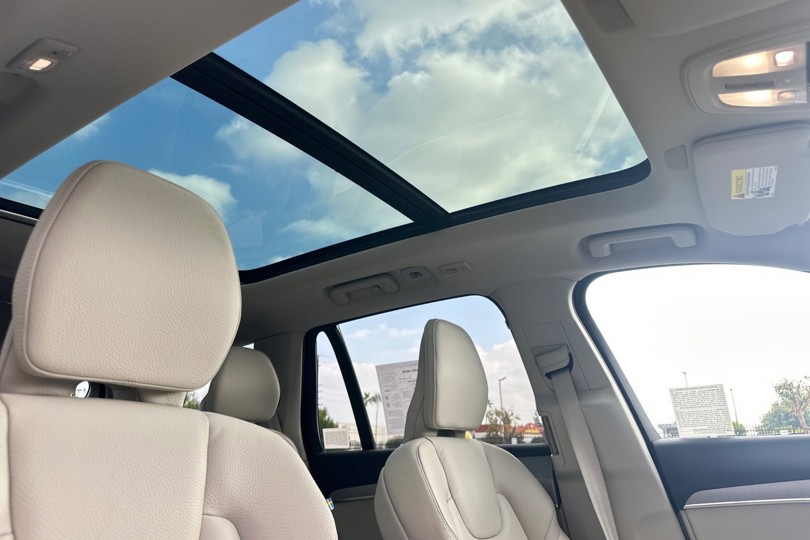 Certified 2025 Volvo XC90 B5 Core w/ Protection Package Premier image 19