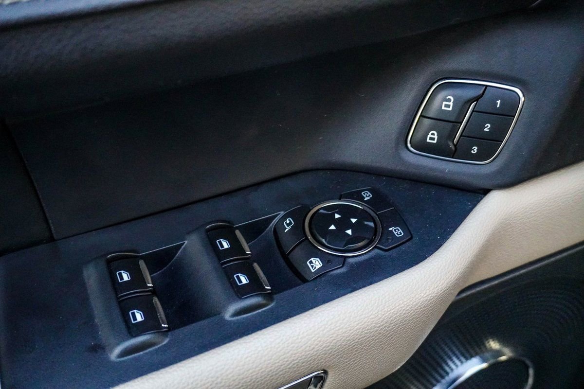 Used 2022 Ford Expedition Max Limited image 15