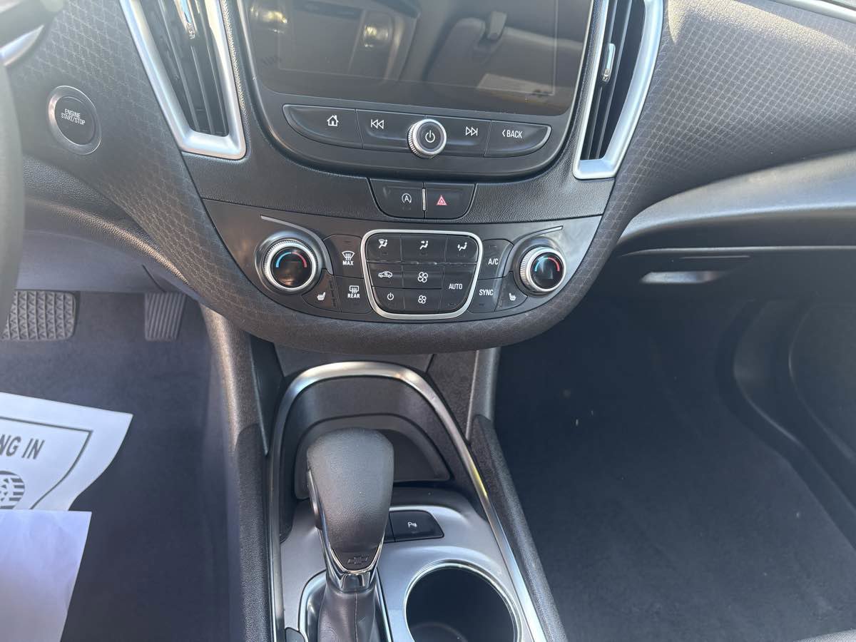 Used 2025 Chevrolet Malibu LT image 21