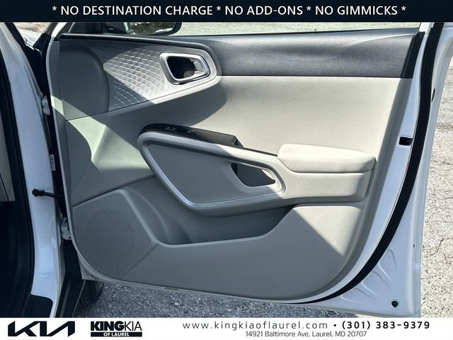 Used 2023 Kia Soul LX image 15