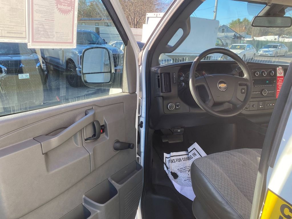 Used 2021 Chevrolet Express 3500 image 10