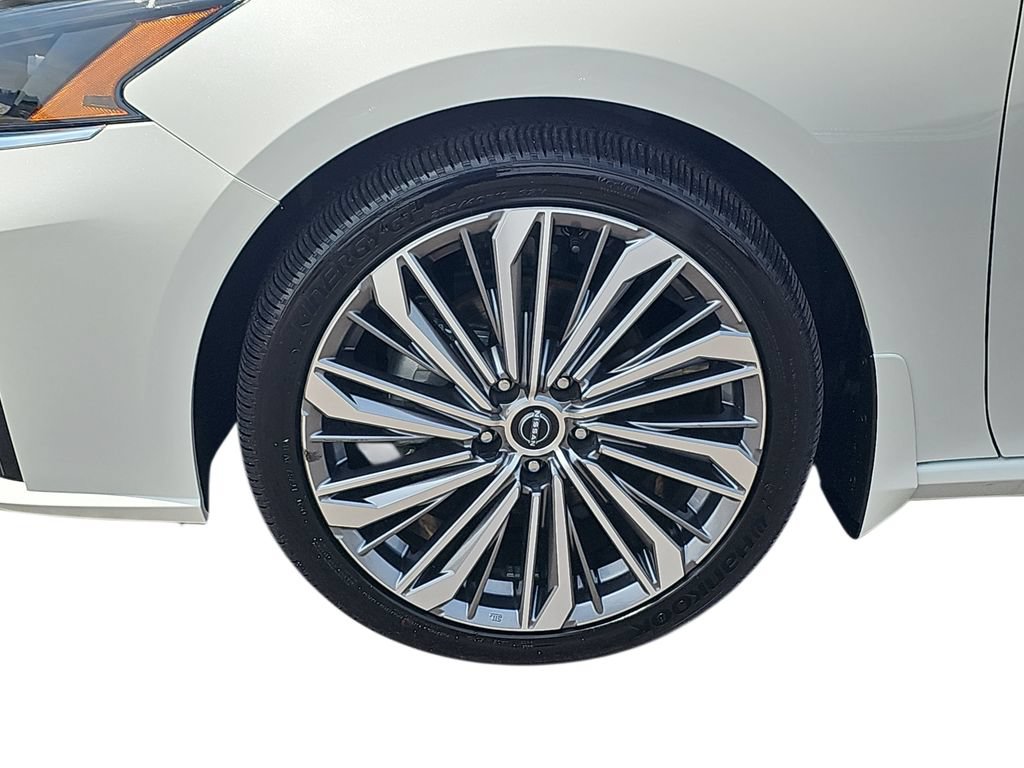 Used 2025 Nissan Altima 2.5 SL FWD image 31