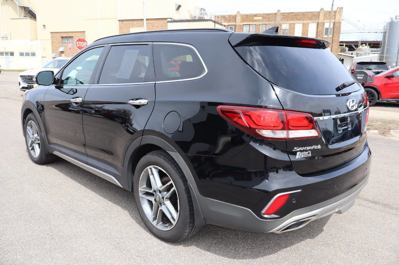 Used 2017 Hyundai Santa Fe Limited image 4