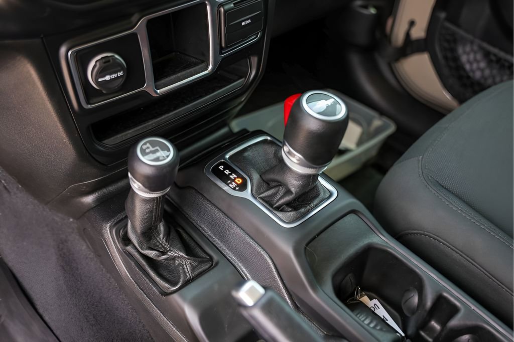 Used 2020 Jeep Gladiator Sport AWD/4WD image 21