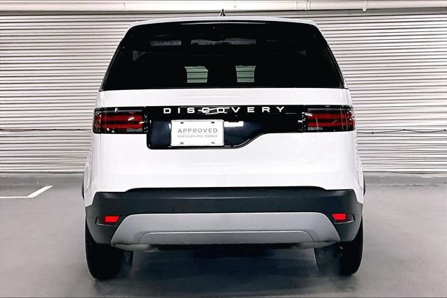 Certified 2025 Land Rover Discovery S image 3