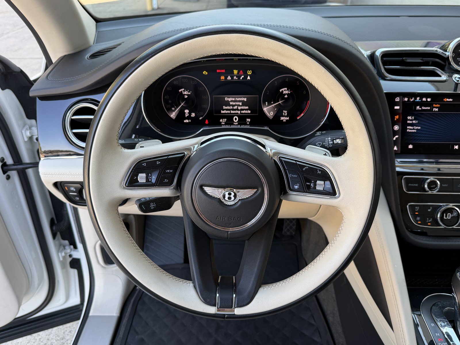 Certified 2023 Bentley Bentayga Extended Wheelbase AWD/4WD image 18