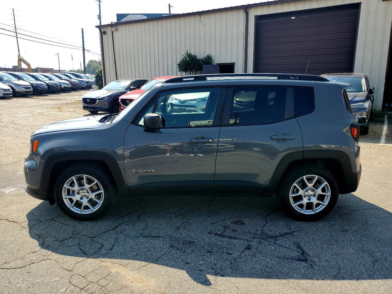 Used 2020 Jeep Renegade Sport w/ Sport Appearance Group image 5
