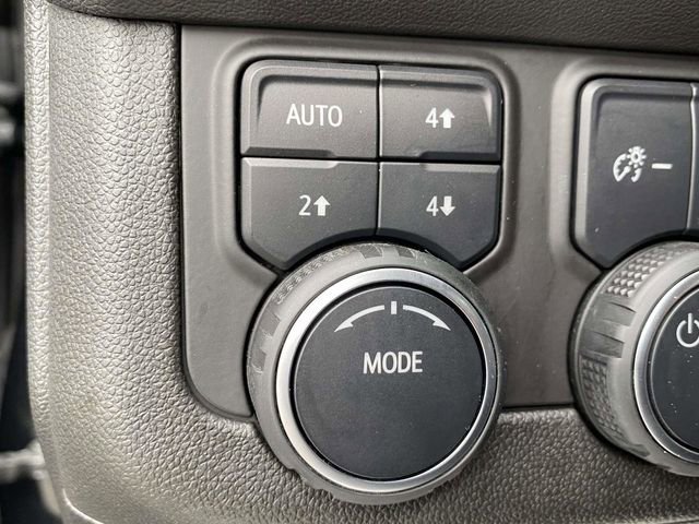 Used 2023 Chevrolet Suburban High Country image 38