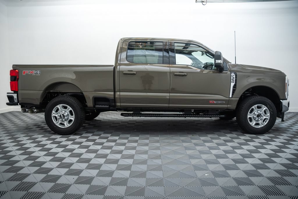 New 2026 Ford F350 XLT w/ XLT Premium Package AWD/4WD image 4
