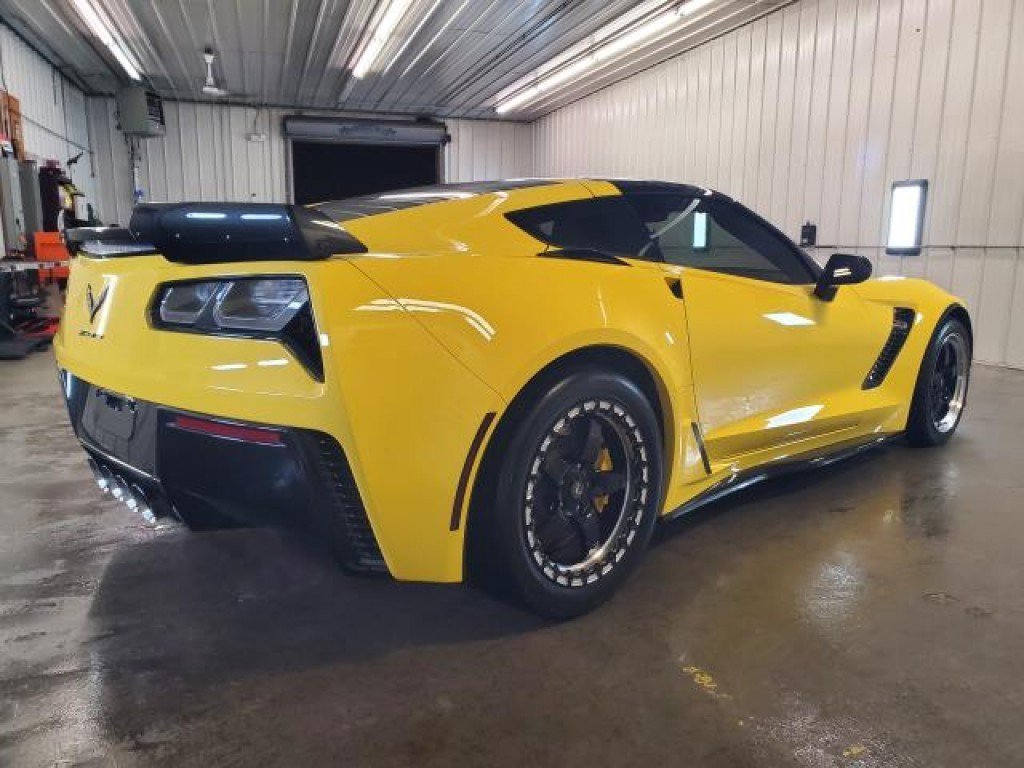 Used 2016 Chevrolet Corvette Z06 RWD image 3