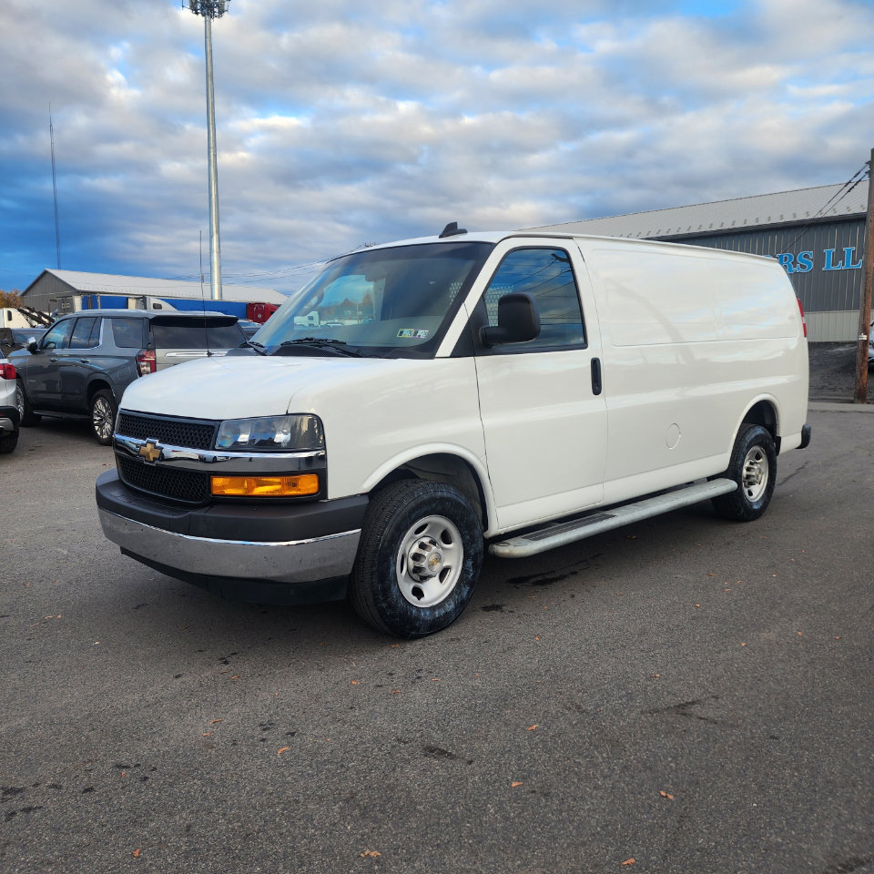 Used 2024 Chevrolet Express 2500 w/ Driver Convenience Package image 3
