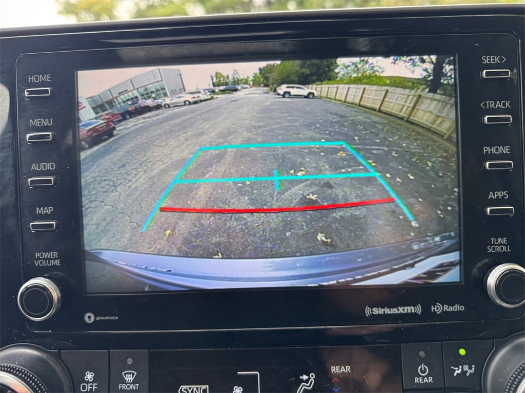 Used 2021 Toyota Highlander XLE image 25