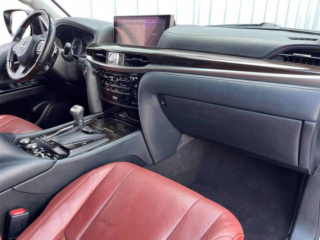 Used 2019 Lexus LX 570 4WD w/ Luxury Package image 39