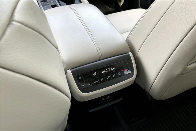 Used 2022 Nissan Pathfinder SL w/ SL Premium Package FWD image 10