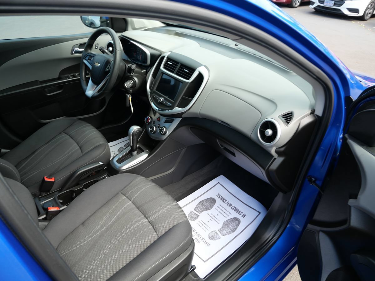 Used 2018 Chevrolet Sonic LT FWD image 26