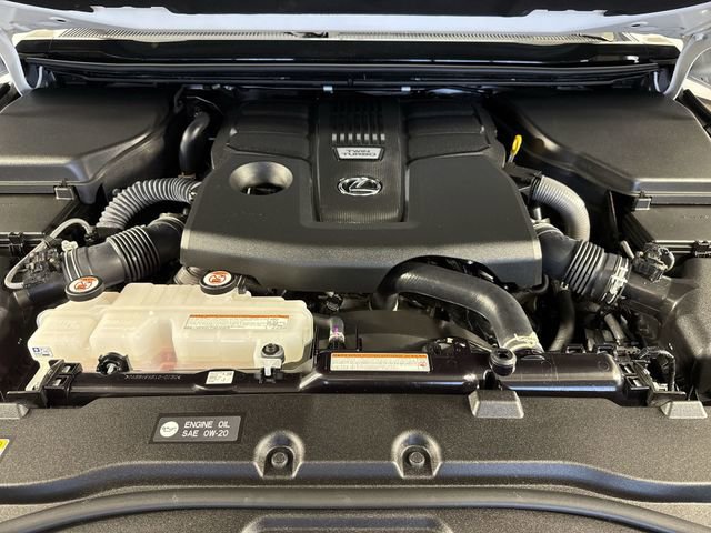 Used 2025 Lexus GX 550 w/ Cold Area Package image 30