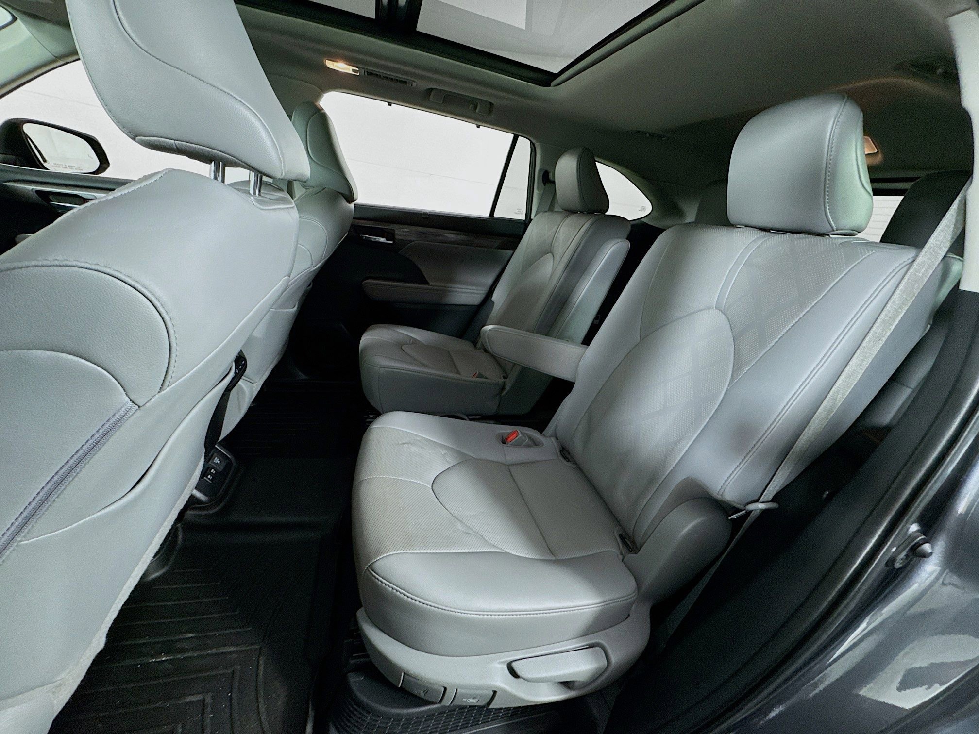 Certified 2020 Toyota Highlander Platinum image 18