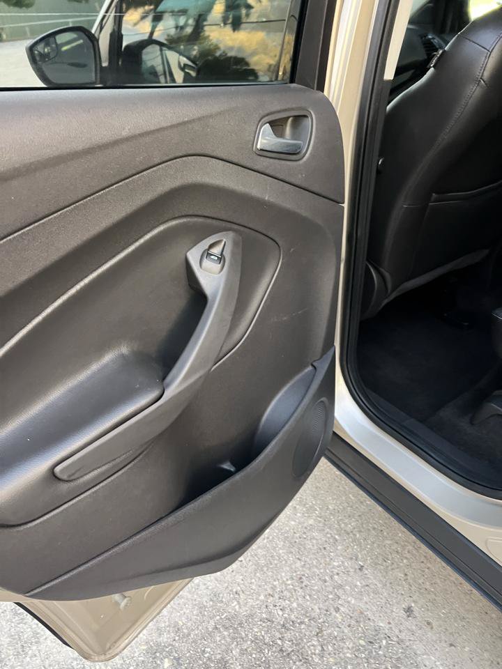 Used 2018 Ford Escape SE w/ SE Sport Appearance Package FWD image 10