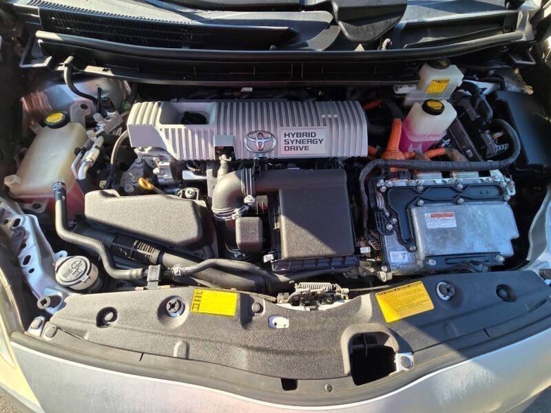 Used 2012 Toyota Prius Four w/ Deluxe Solar Roof Pkg image 24