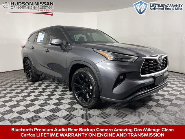 Used 2024 Toyota Highlander LE image 1