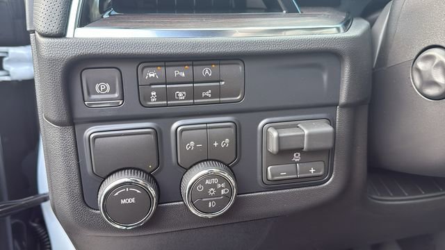 New 2026 Chevrolet Suburban Premier w/ Sun And Tow Package image 14