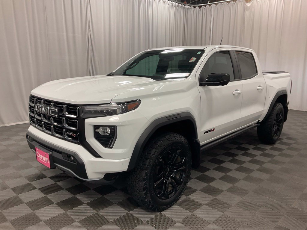 Used 2023 GMC Canyon AT4 w/ AT4 Premium Package AWD/4WD image 8