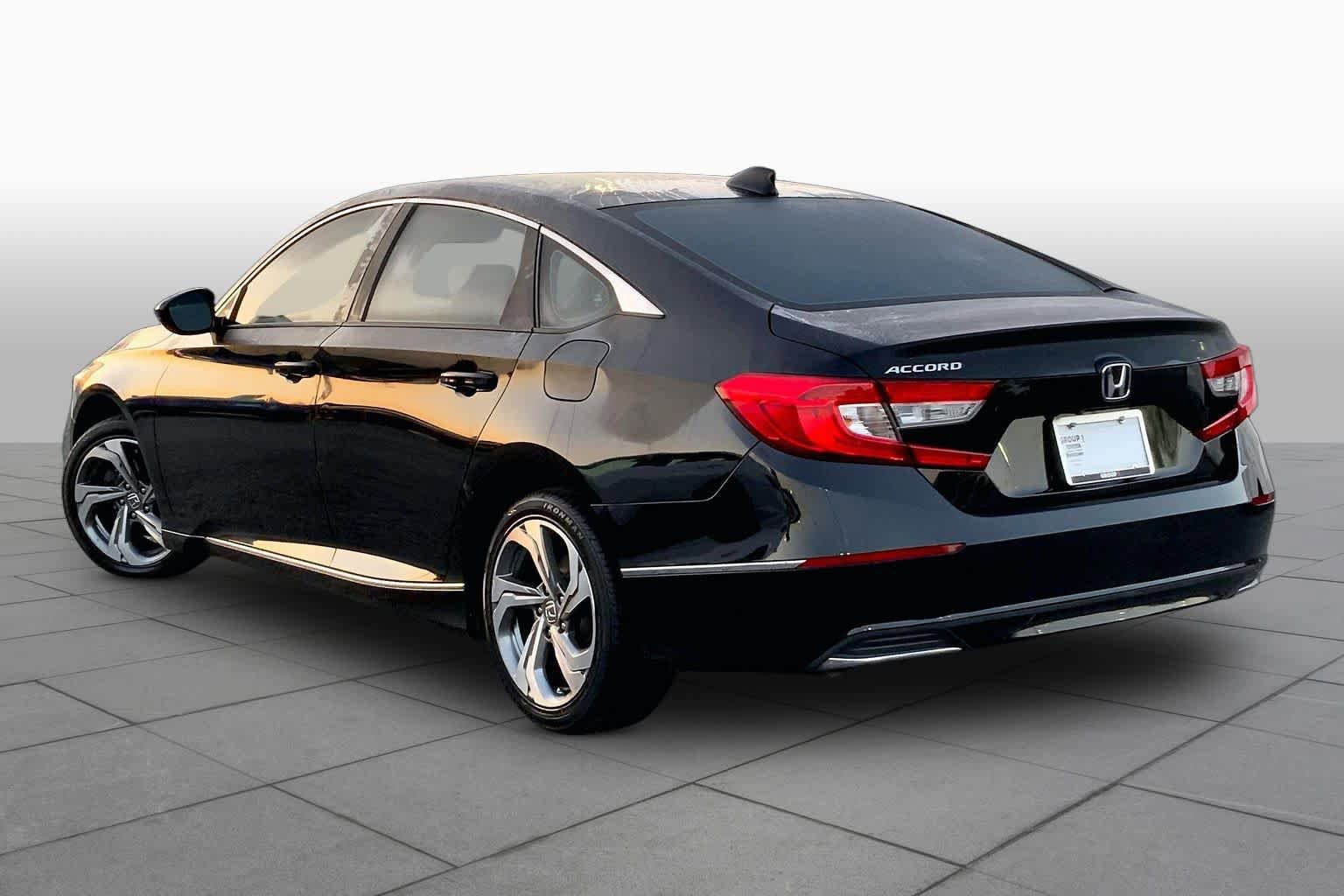 Used 2018 Honda Accord EX image 12