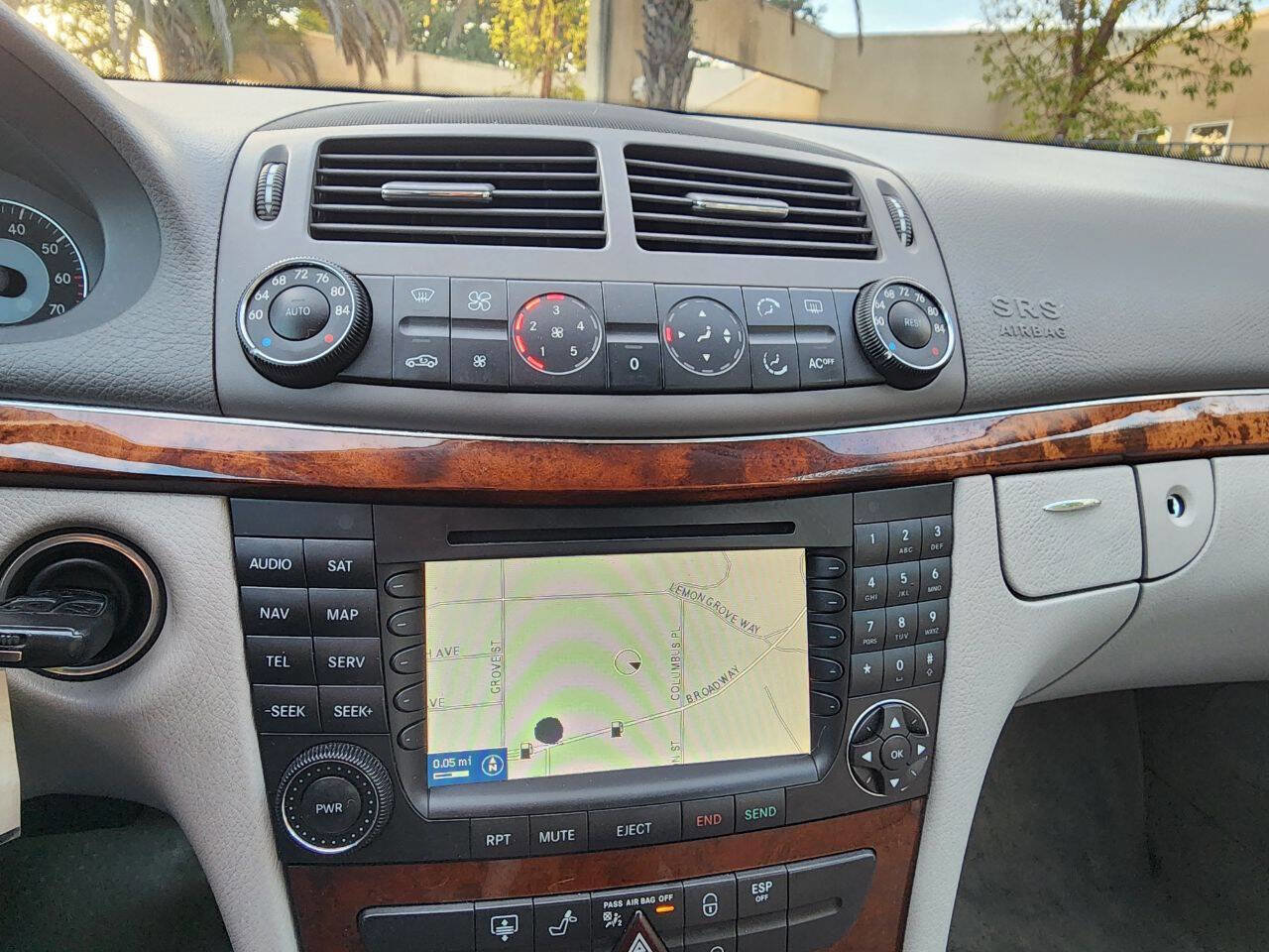 Used 2005 Mercedes-Benz E 320 Sedan image 29