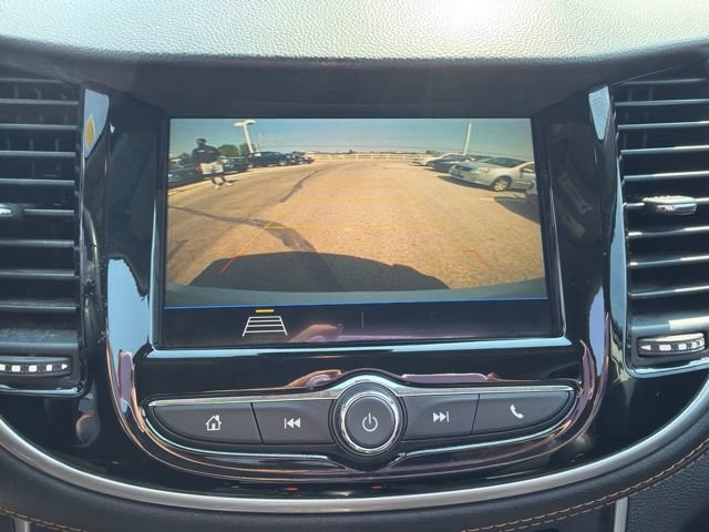 Used 2019 Chevrolet Trax LT w/ LT Convenience Package FWD image 18