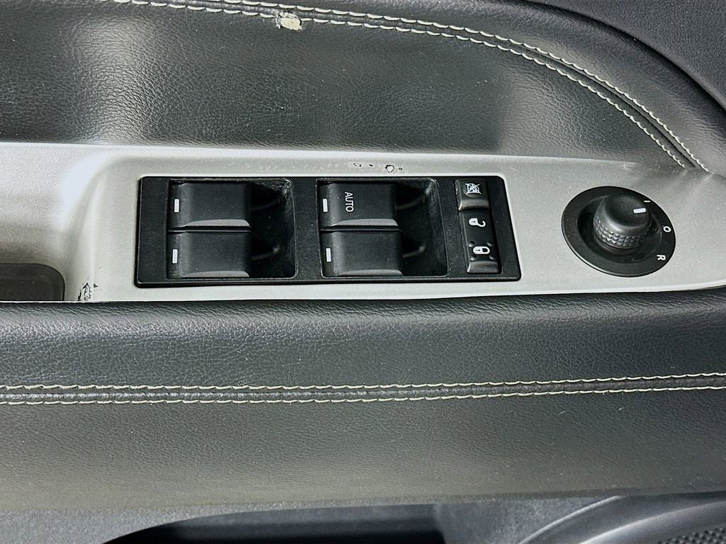 Used 2014 Jeep Compass Latitude FWD image 19