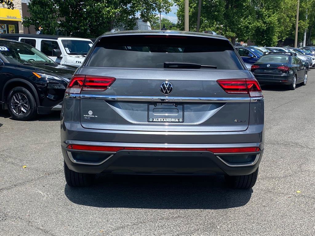 Certified 2023 Volkswagen Atlas Cross Sport SE w/ Panoramic Sunroof Package AWD/4WD image 4