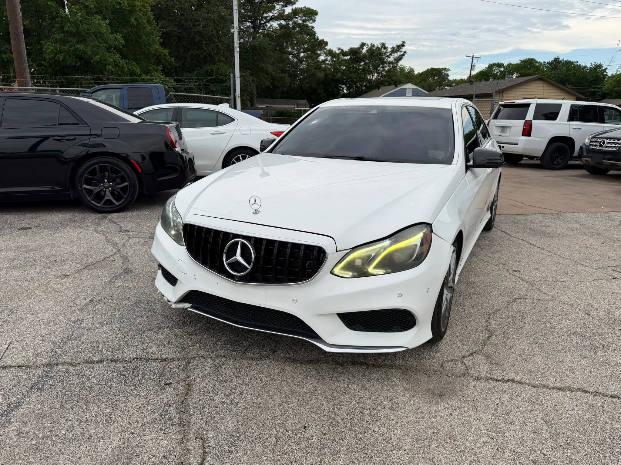 Used 2015 Mercedes-Benz E 400 Sedan w/ Lighting Package image 7