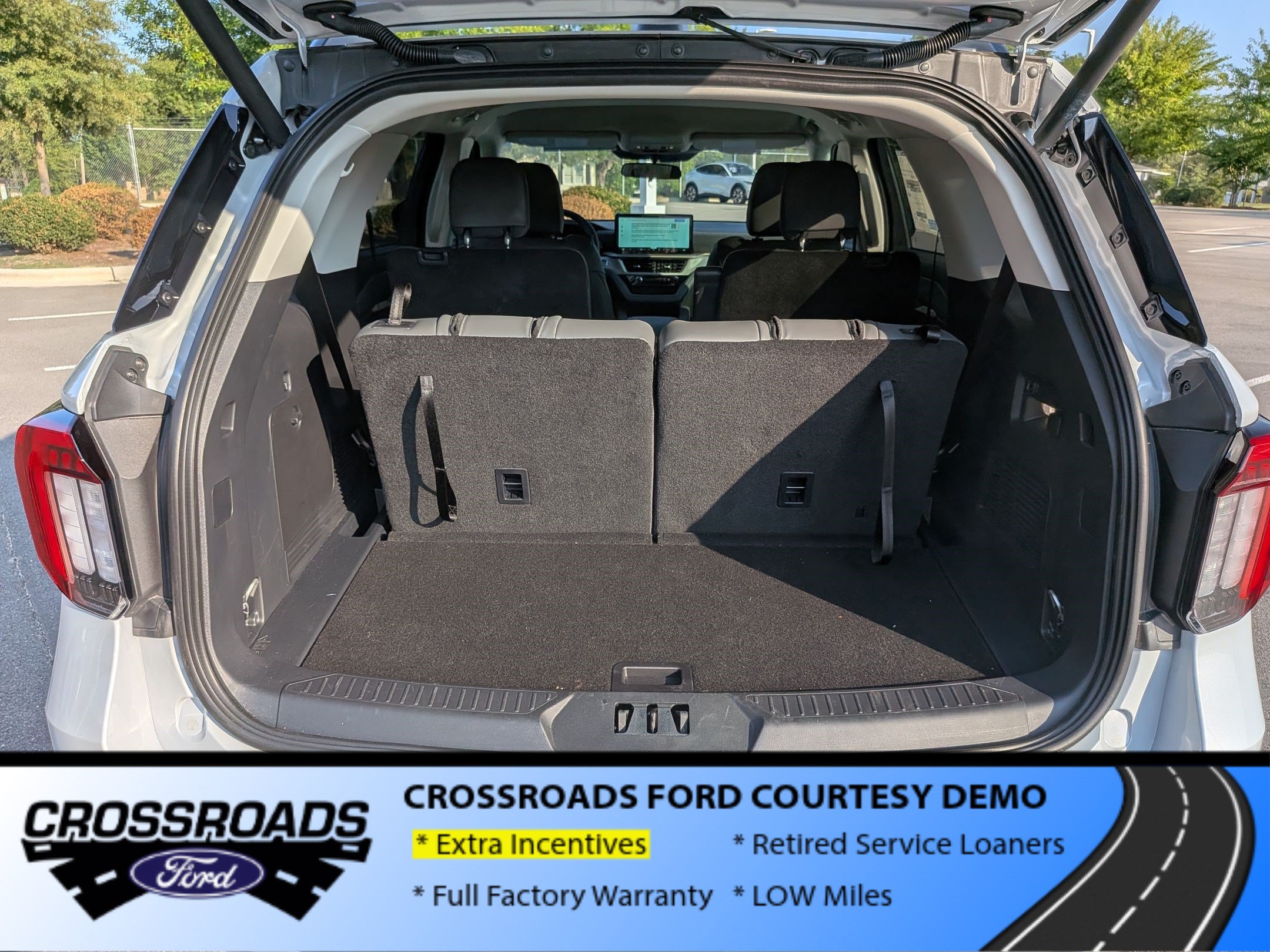 New 2026 Ford Explorer Active w/ Active Comfort Package RWD image 32